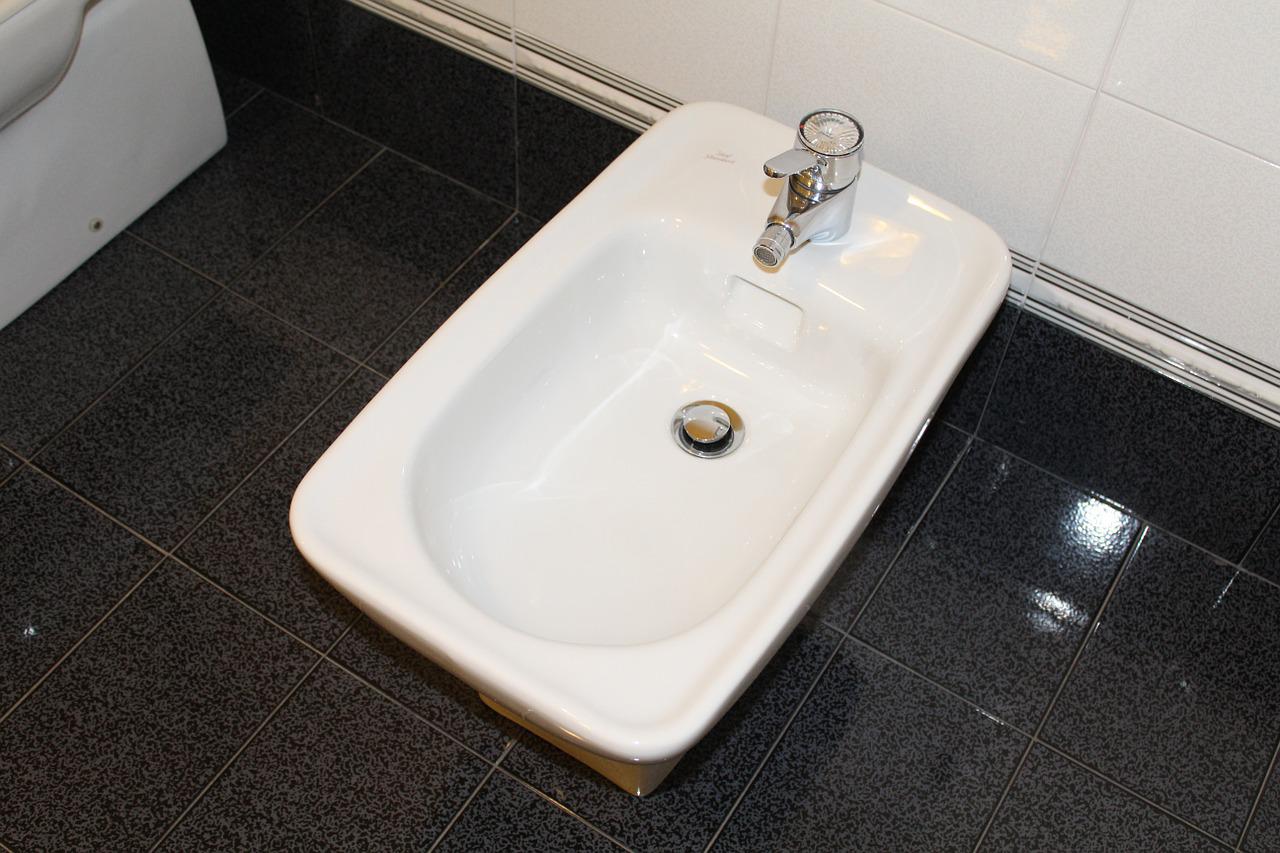 Pourquoi il est important d’utiliser un bidet et comment s’en servir